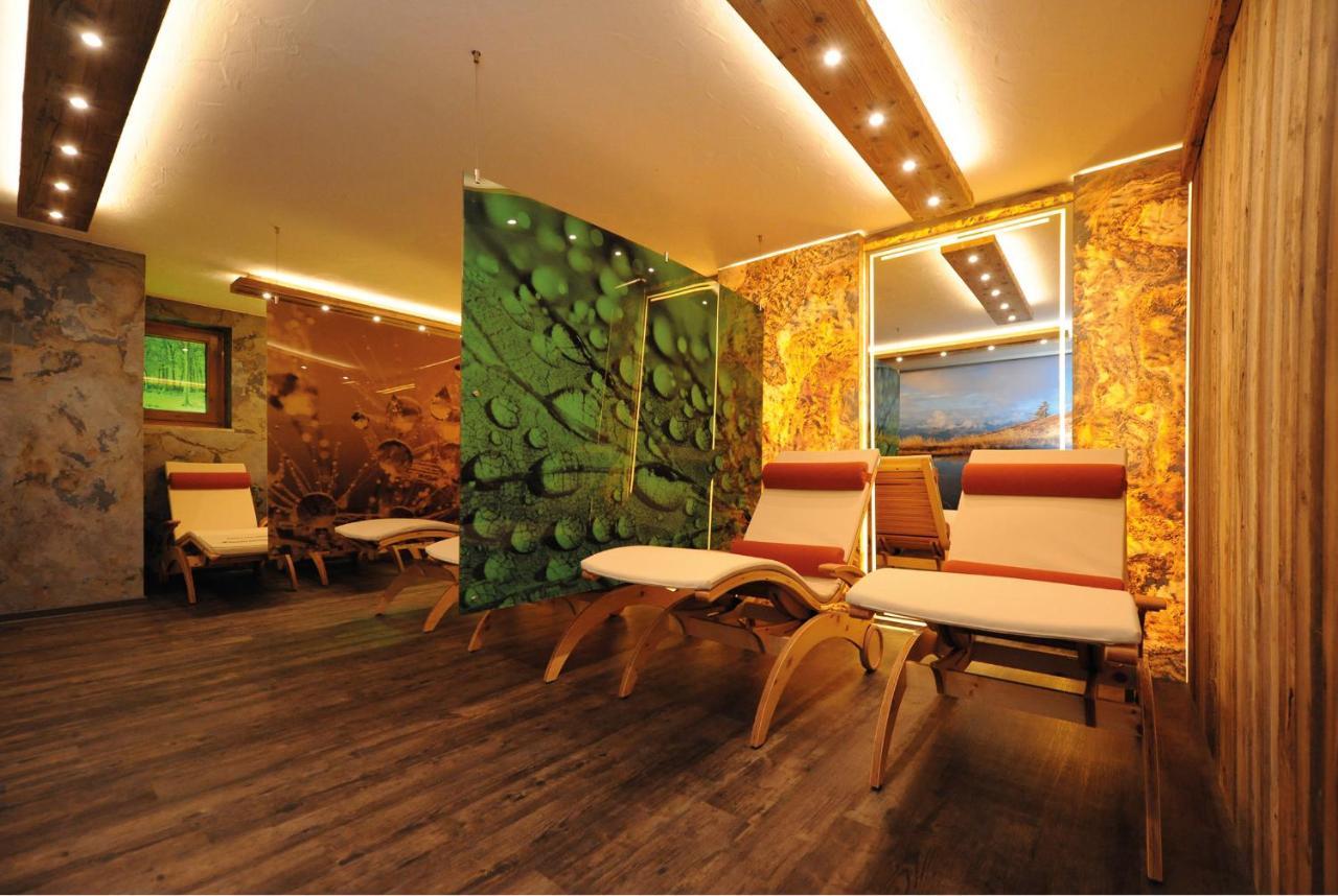 Ski In Ski Out Hotel Unterellmau Зальбах-Хинтерглемм Экстерьер фото